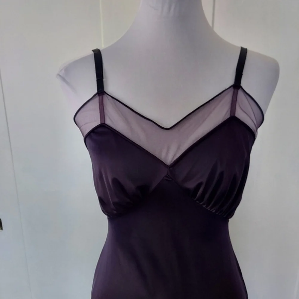 Vintage 40s Navy Blue Vanity Fair Nylon Slip Dress‎